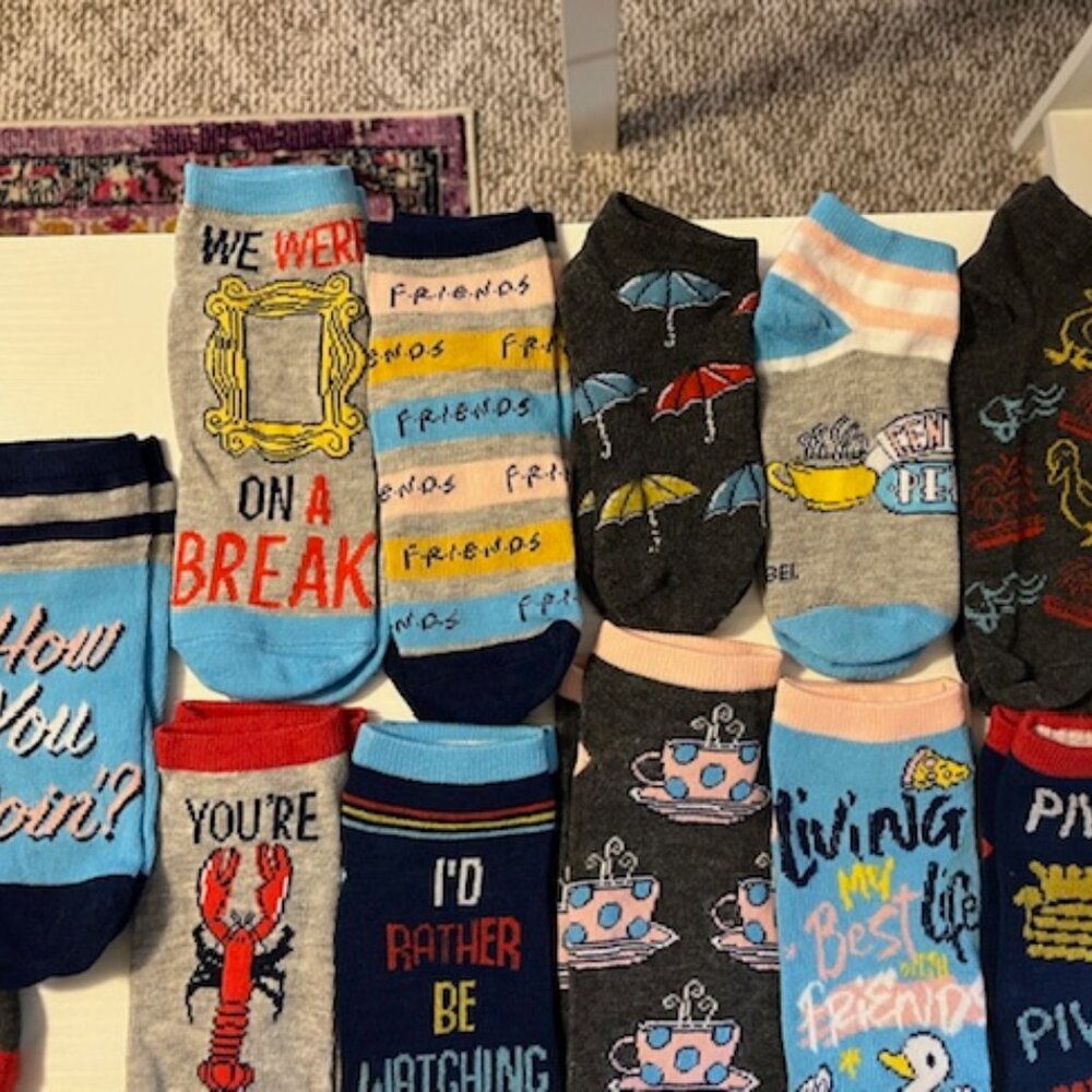 Friends Novelty Socks - 15 pair - average Women's size (6/7-10) - Picture 4 of 5